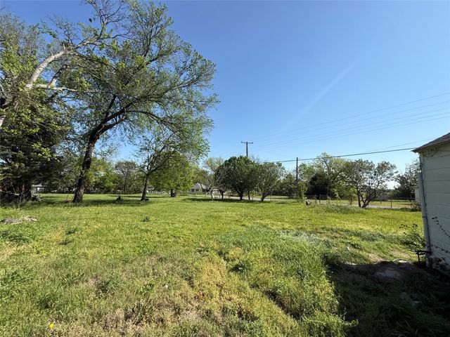 243 Walnut Street, Wilmer, TX 75172