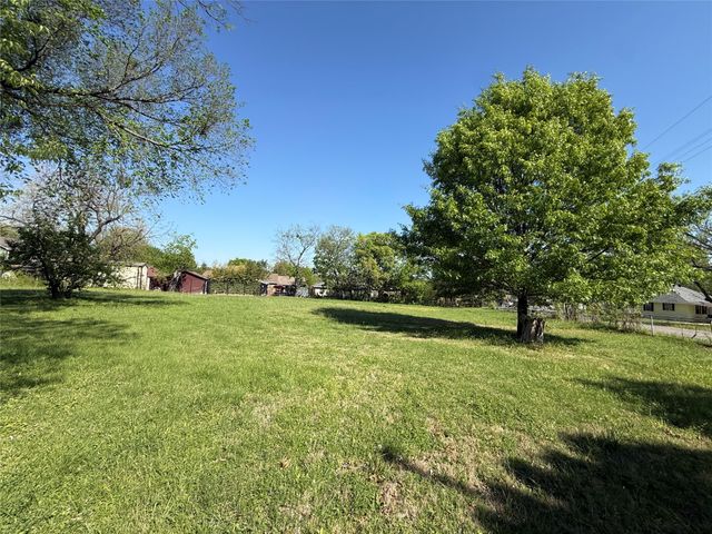 243 Walnut Street, Wilmer, TX 75172