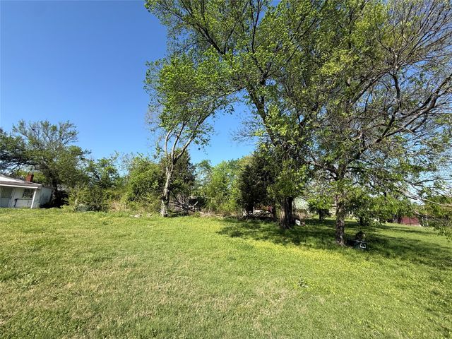 243 Walnut Street, Wilmer, TX 75172