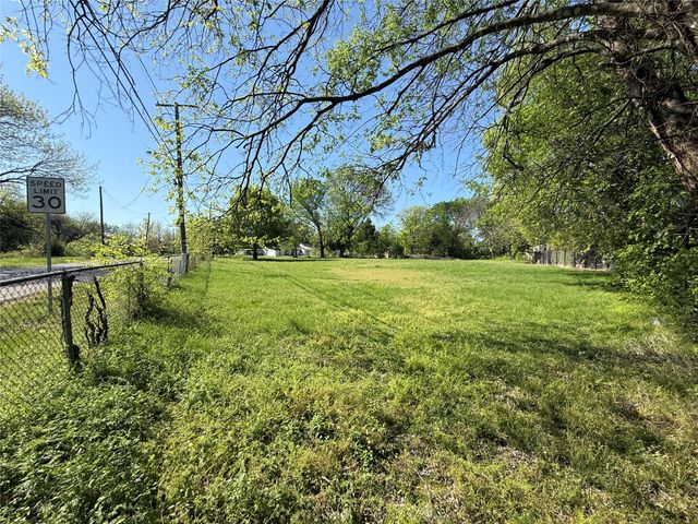 243 Walnut Street, Wilmer, TX 75172