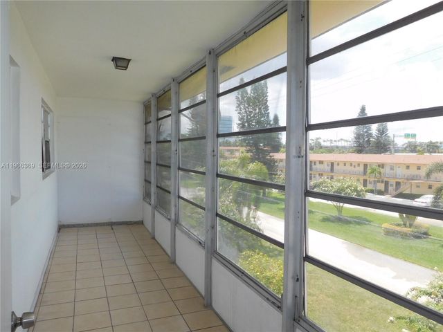 2810 NE 201st Ter G330, Aventura, FL 33180