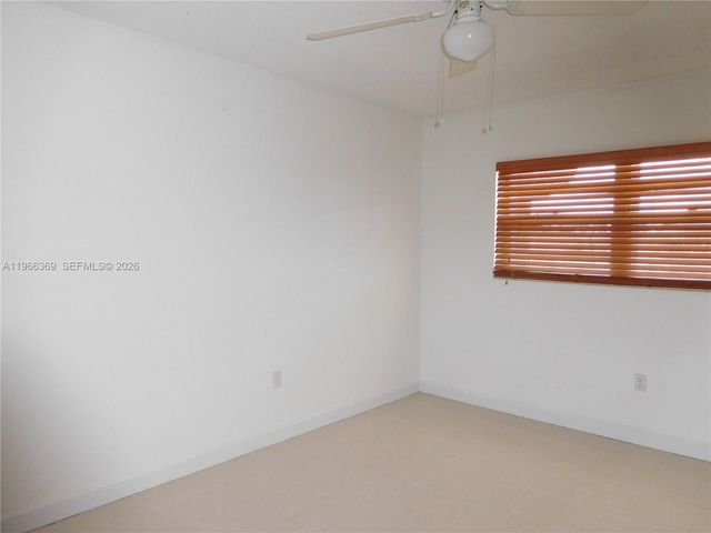 2810 NE 201st Ter G330, Aventura, FL 33180