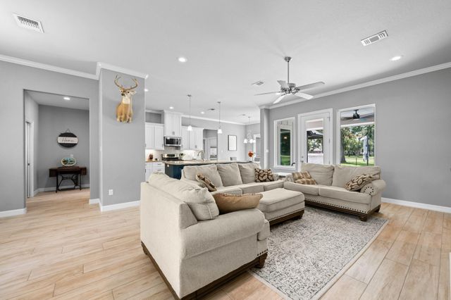 271 S Amherst Drive, West Columbia, TX 77486