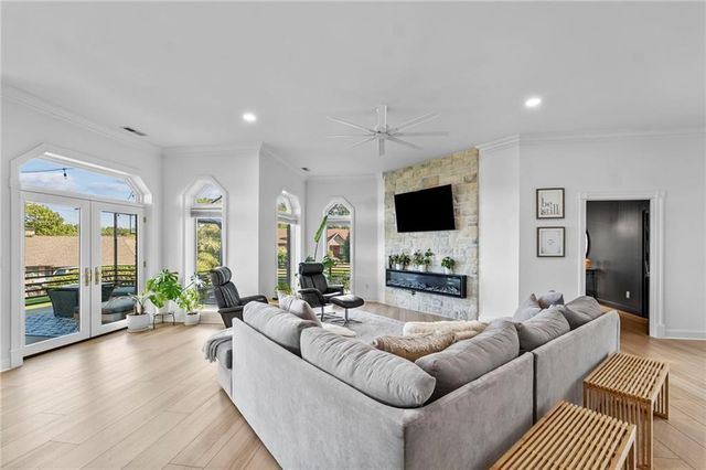 8289 Eagle Crest Drive, Rogers, AR 72756