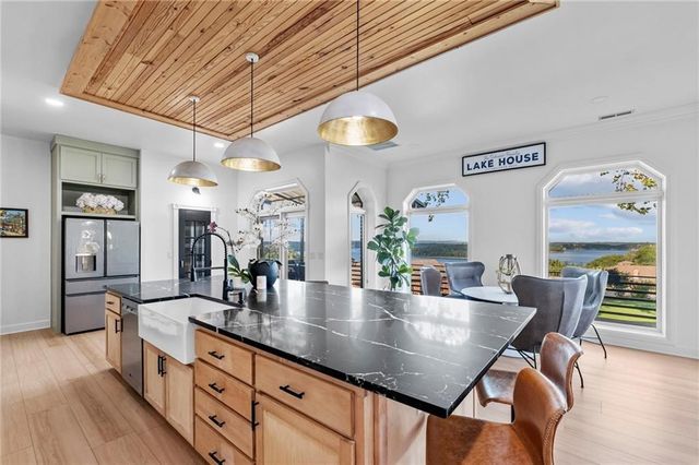 8289 Eagle Crest Drive, Rogers, AR 72756