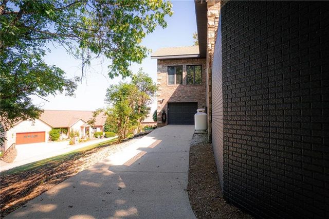 8289 Eagle Crest Drive, Rogers, AR 72756