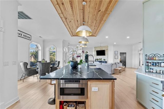 8289 Eagle Crest Drive, Rogers, AR 72756