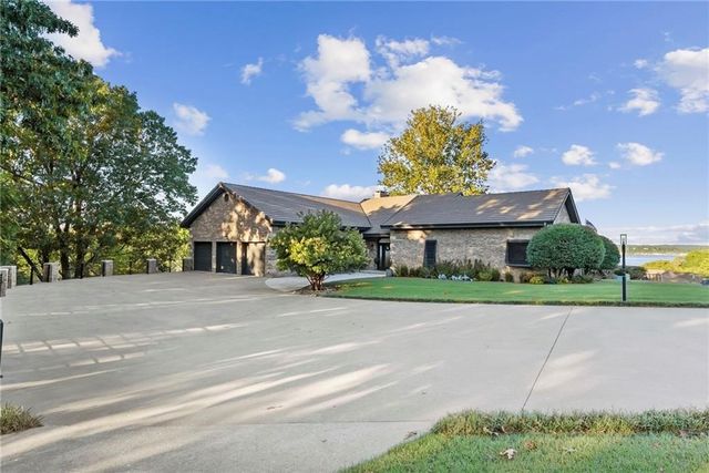 8289 Eagle Crest Drive, Rogers, AR 72756