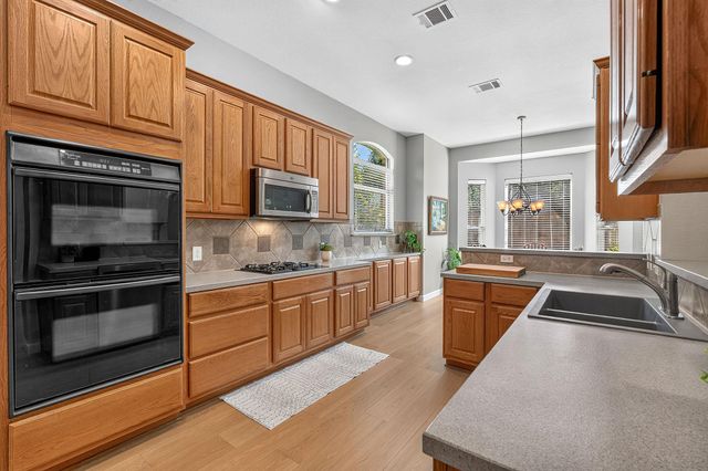 2811 Zambia DR, Cedar Park, TX 78613