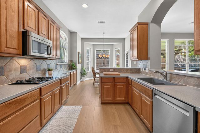 2811 Zambia DR, Cedar Park, TX 78613