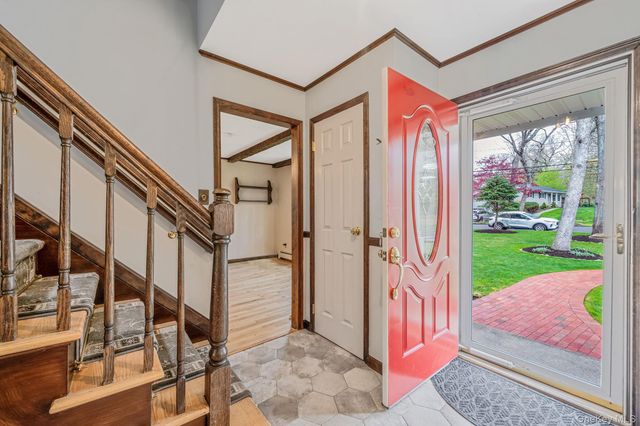 24 Lower Cross, Shoreham, NY 11786