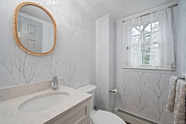 24 Lower Cross, Shoreham, NY 11786