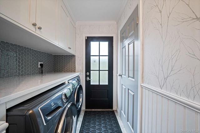 24 Lower Cross, Shoreham, NY 11786