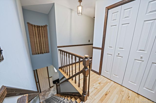 24 Lower Cross, Shoreham, NY 11786