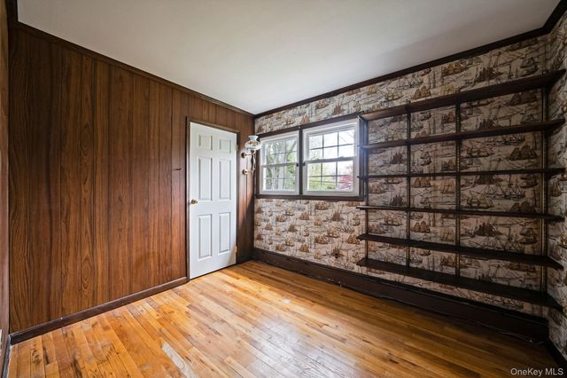 24 Lower Cross, Shoreham, NY 11786