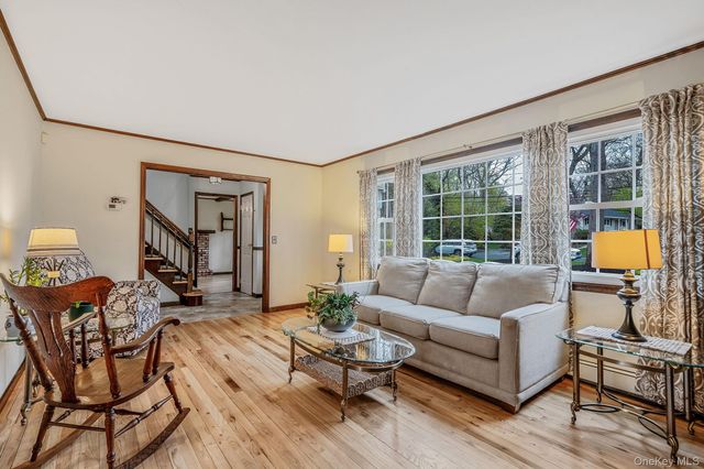 24 Lower Cross, Shoreham, NY 11786