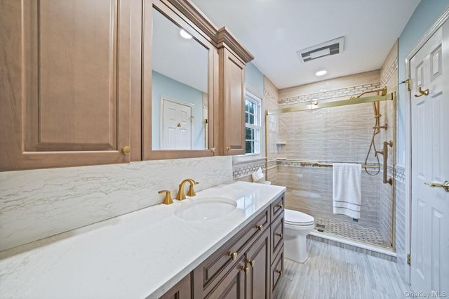 24 Lower Cross, Shoreham, NY 11786