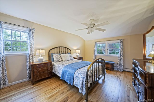 24 Lower Cross, Shoreham, NY 11786