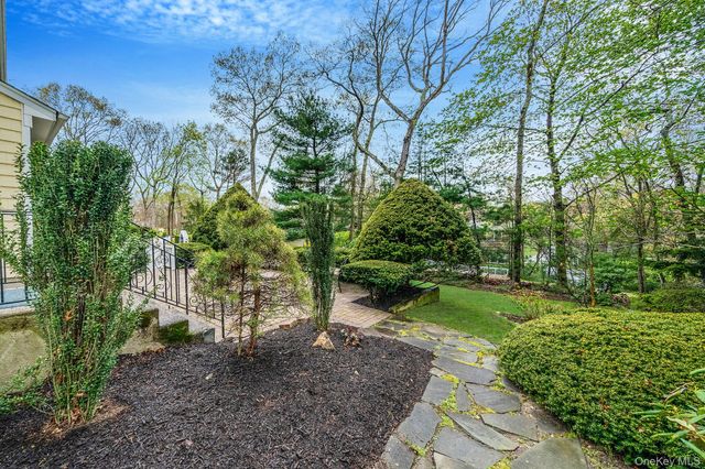 24 Lower Cross, Shoreham, NY 11786