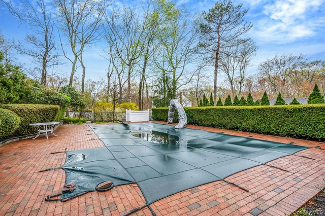 24 Lower Cross, Shoreham, NY 11786