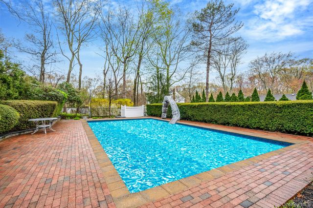 24 Lower Cross, Shoreham, NY 11786