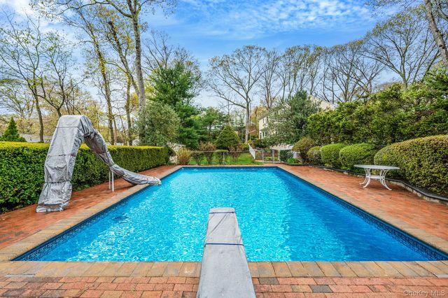 24 Lower Cross, Shoreham, NY 11786