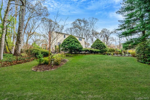 24 Lower Cross, Shoreham, NY 11786