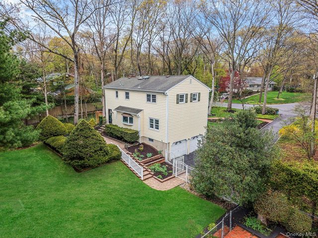 24 Lower Cross, Shoreham, NY 11786