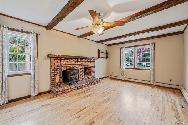 24 Lower Cross, Shoreham, NY 11786