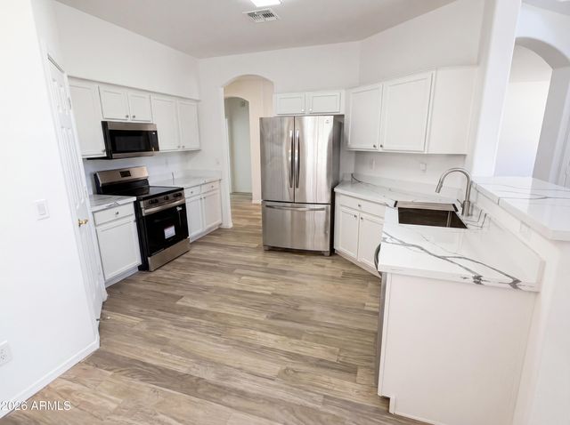 6764 W TETHER Trail, Peoria, AZ 85383