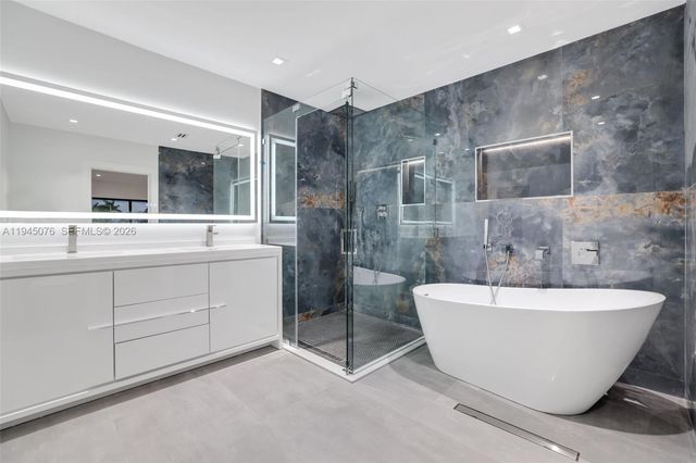 340 SE 13th Ave, Pompano Beach, FL 33060