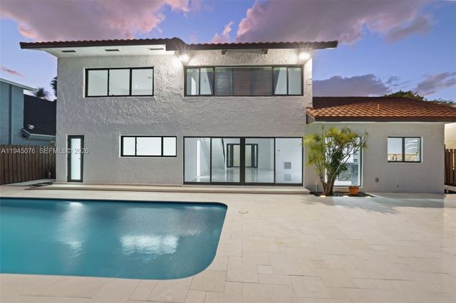 340 SE 13th Ave, Pompano Beach, FL 33060