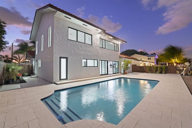 340 SE 13th Ave, Pompano Beach, FL 33060