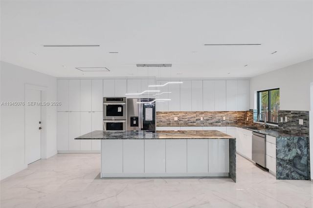 340 SE 13th Ave, Pompano Beach, FL 33060