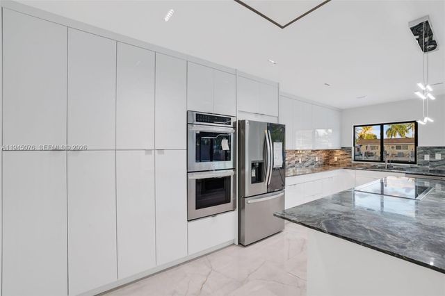 340 SE 13th Ave, Pompano Beach, FL 33060