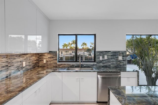 340 SE 13th Ave, Pompano Beach, FL 33060