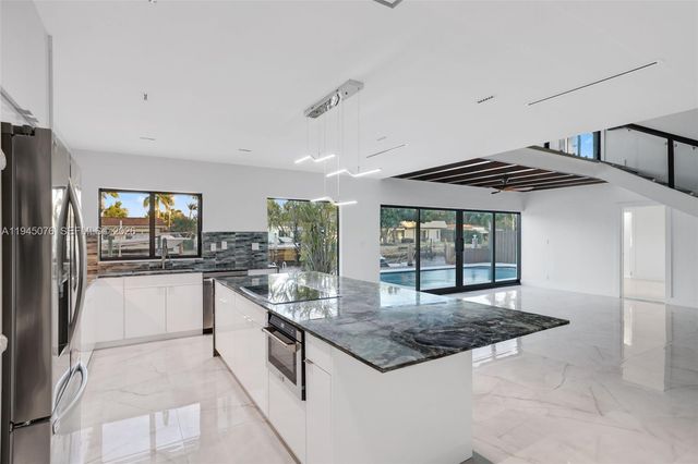 340 SE 13th Ave, Pompano Beach, FL 33060