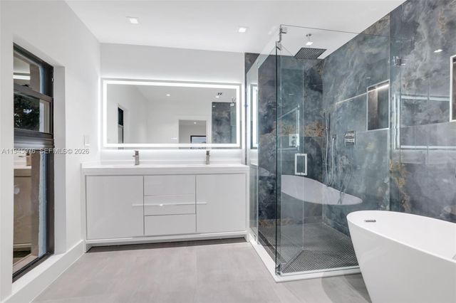 340 SE 13th Ave, Pompano Beach, FL 33060