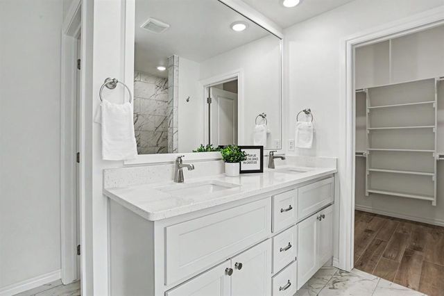 3240 Mangrove Road, Edmond, OK 73034