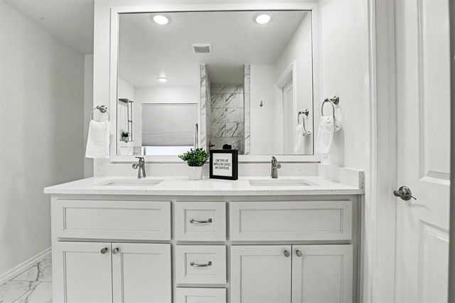 3240 Mangrove Road, Edmond, OK 73034