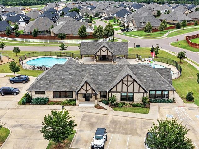 3240 Mangrove Road, Edmond, OK 73034