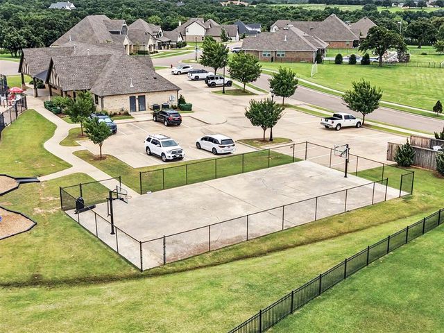 3240 Mangrove Road, Edmond, OK 73034