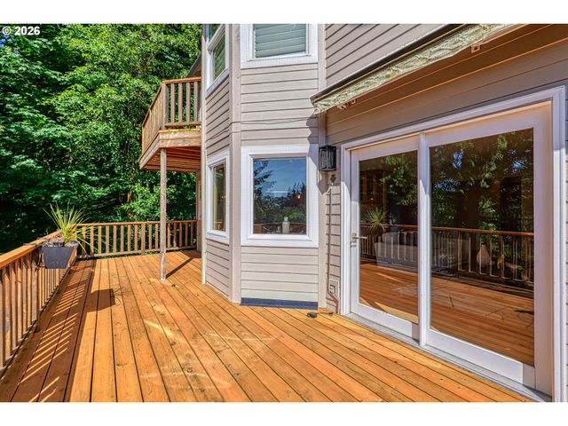 8550 Sw ROGUE Ln, Wilsonville, OR 97070