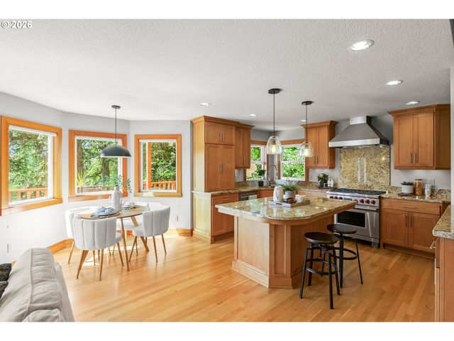 8550 Sw ROGUE Ln, Wilsonville, OR 97070