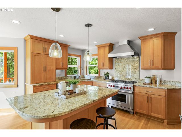 8550 Sw ROGUE Ln, Wilsonville, OR 97070