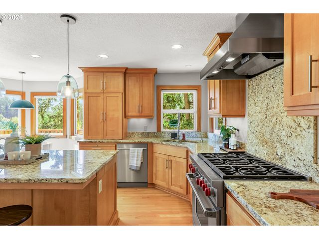 8550 Sw ROGUE Ln, Wilsonville, OR 97070