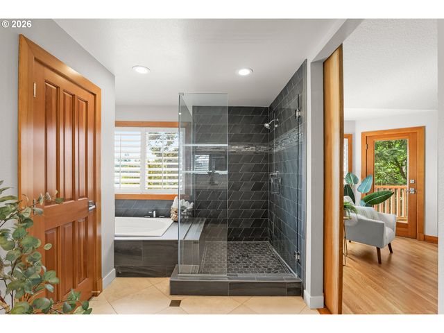 8550 Sw ROGUE Ln, Wilsonville, OR 97070