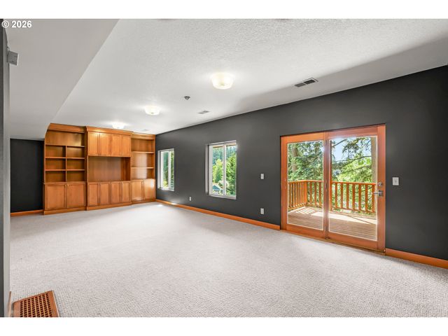 8550 Sw ROGUE Ln, Wilsonville, OR 97070