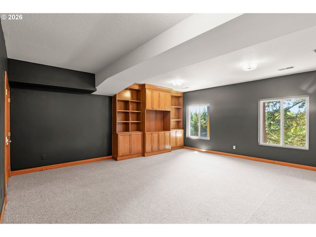 8550 Sw ROGUE Ln, Wilsonville, OR 97070