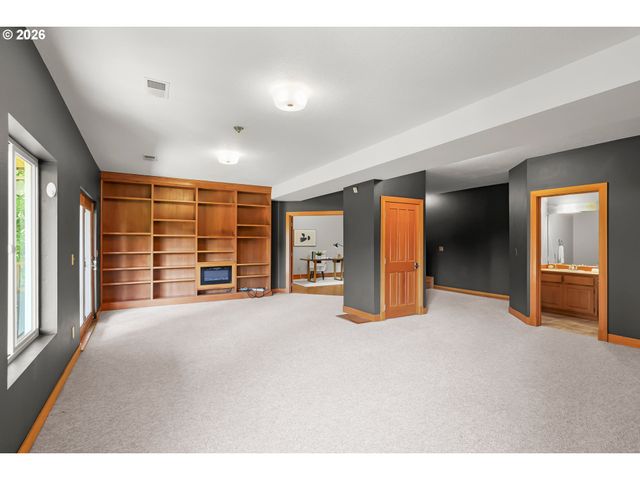 8550 Sw ROGUE Ln, Wilsonville, OR 97070